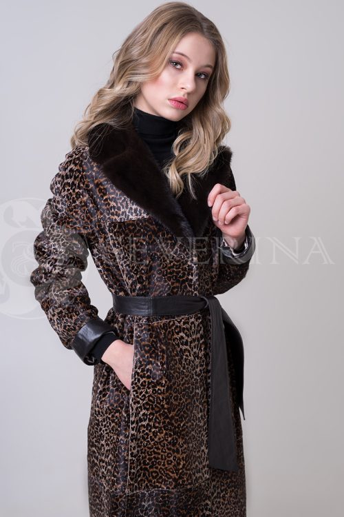 shuba leopard morskoj kotik 4 1 500x750 - Шуба-пальто из пони с леопардовым принтом и отделкой мехом норки О-001