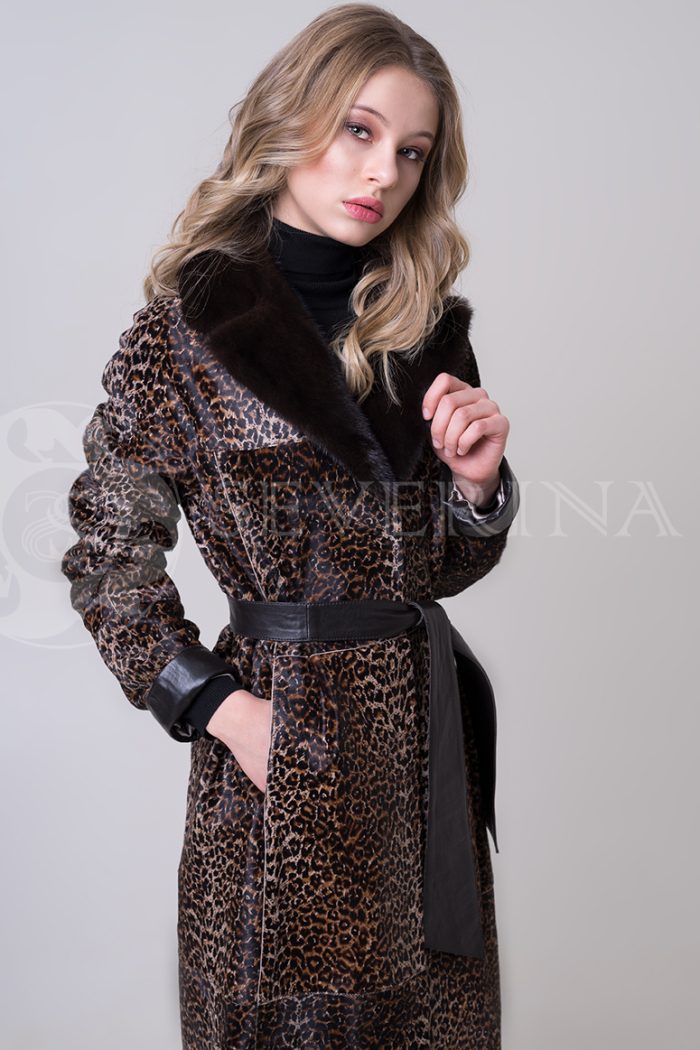 shuba leopard morskoj kotik 4 1 700x1050 - Шуба-пальто из пони с леопардовым принтом и отделкой мехом норки О-001