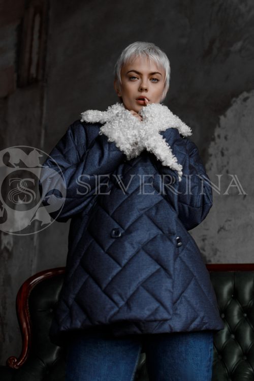 steganka sinjaja belyj kozlik 500x750 - куртка из натуральной кожи "косуха" с вышивкой и стразами