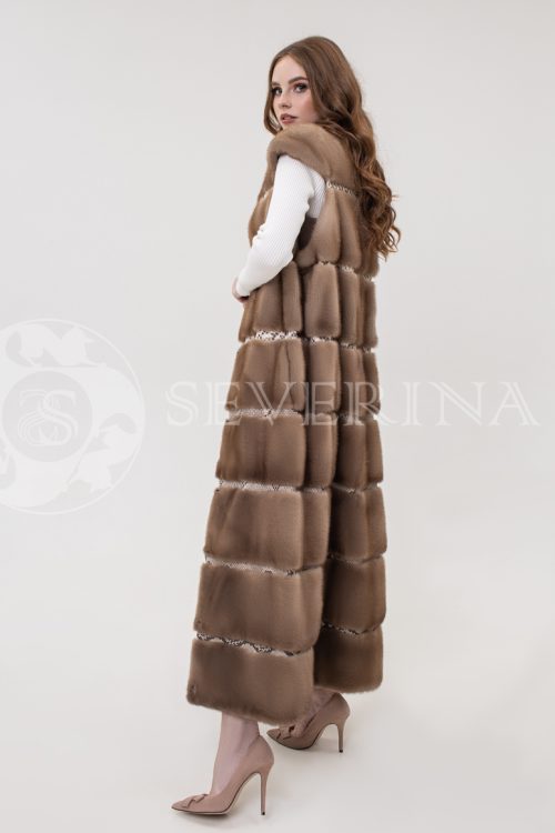 zhilet iz norki oreh s reptiliej v rosshiv 500x750 - куртка из натуральной кожи с отделкой мехом норки