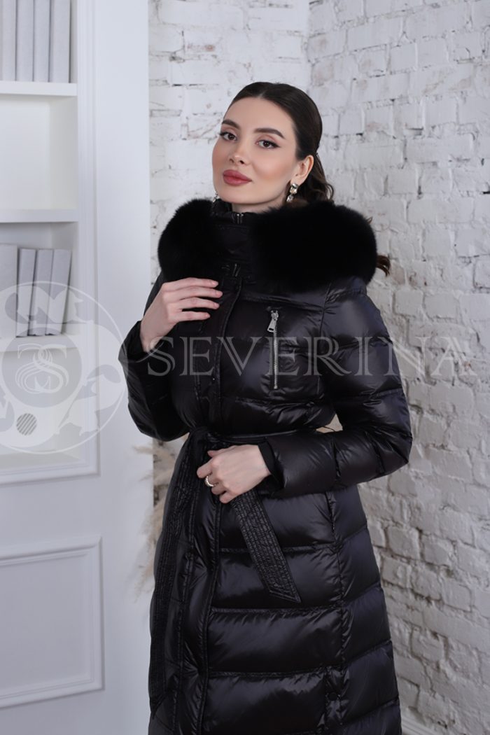 puhovik chernyj 3 700x1050 - Пальто утепленное-пуховик с отделкой мехом песца черного цвета
