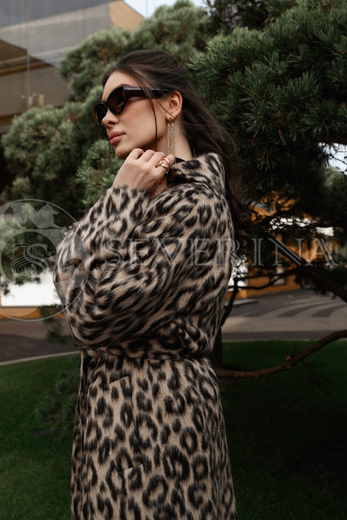 palto leopardovoe 4 700x1050 - Пальто классическое с леопардовым принтом