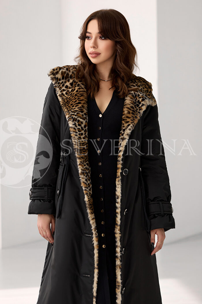 204 vd palto parka chernoe s leopardom 1 700x1050 - Пальто с капюшоном и отделкой экомехом с леопардовым принтом